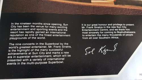 Frank Sinatra programe. Signed ( but no COA ). 1981 Sun City Program Tour Book. Very good condition.