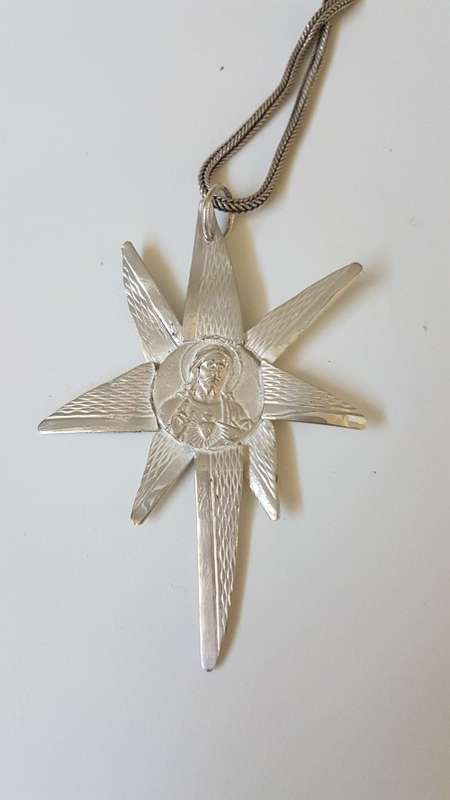 Jesus Abstract Starburst Pendant. Sterling Silver. Artisan made, one of a kind. Detail.12.1 grammes.