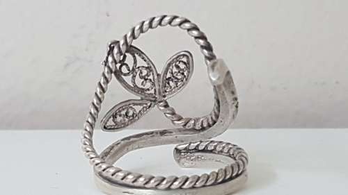 Solid Sterling Silver Filigree Fine Leaf Design Ring.  6.5 grams.