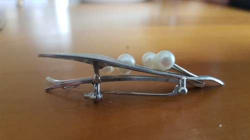 Solid Silver and Pearl brooch. Marked Silver. Art Deco, Vintage, Retro