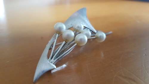 Solid Silver and Pearl brooch. Marked Silver. Art Deco, Vintage, Retro