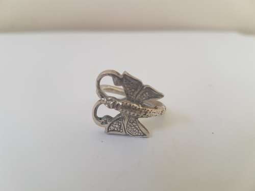 Charming Butterfly Ring. Silver plated.