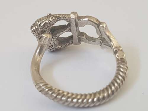 Charming Elephant Ring. Silver plated.