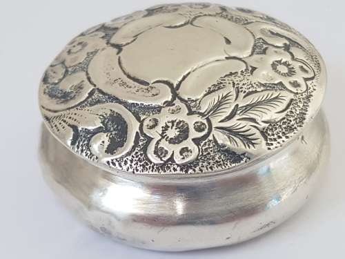 Sterling Silver Edwardian Powder Box/ Pill Box.  Marked Birmingham 1904.