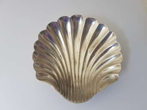 Solid Sterling Silver Shell Shape Butter Dish. 54 grammes.