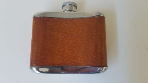Vintage Retro Curved Leather and Stainless Steel Hip Flask. Really Excellent Condition! 4 oz  120 ml