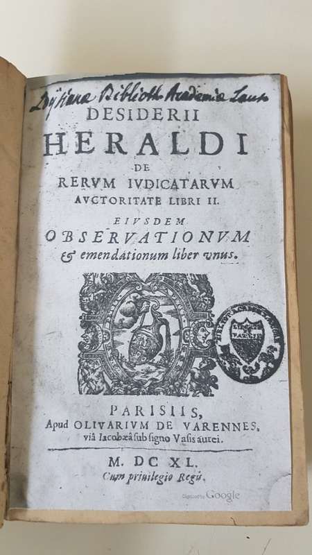 De Rerum Iudicatarum. By Heraldus. 1640 LAW BOOK! Original decorated spine and vellum covers!