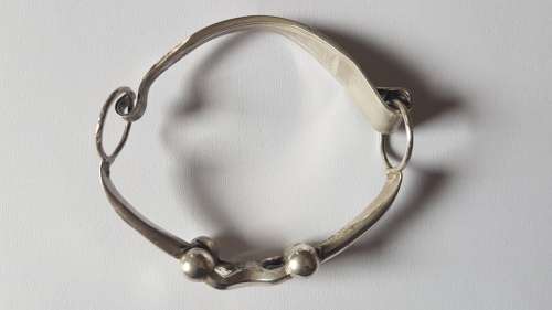UNIQUE ARTISAN MADE Sterling Silver Bangle with Clasp. Hallmarked. 38.5 grams.