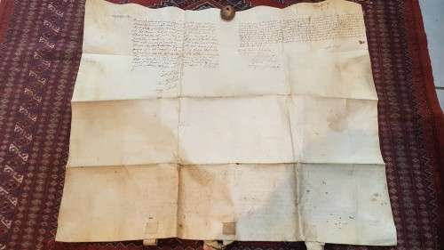 Handwritten Indenture dated 1679. On Vellum.  Concerning property in Bengeworth, England.