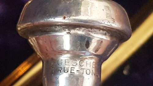 Vintage 1937 Buescher 400 True-Tone Trumpet. Serviced.  Original case, mouthpiece. Louis Armstrong!