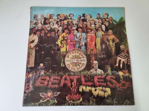Beatles Sgt. Pepper`s Lonely Hearts Club Band LP PMCJ 7027 VG-