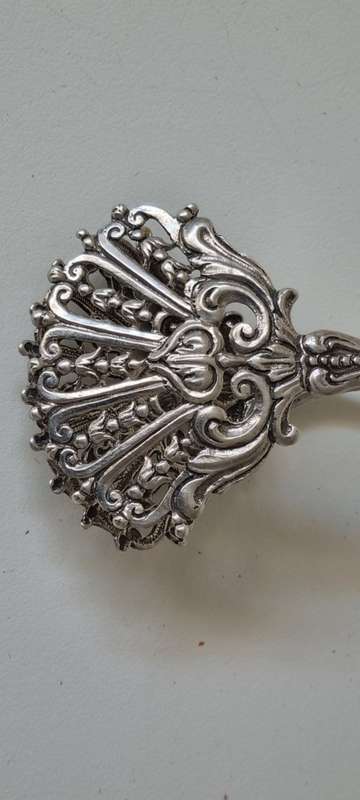 Solid Silver  0.835 German Cake , Pastry, Asparagus  Tongs. Awesome detail. Christoph Widmann. 36 g