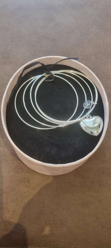 NEW Silver Bracelet Armband Five Bands, Heart Charm. Luminous Icing Silver Be Chic. Italian Design