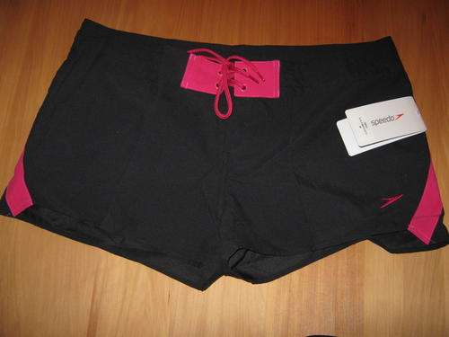 JANUARY SALE PRICE! NEW SPEEDO women's shorts size 38 gem black/magenta NEVER WORN