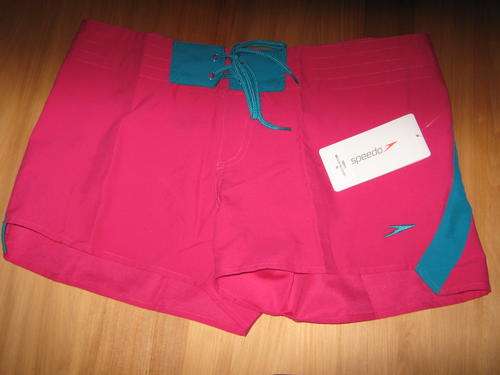 JANUARY SALE PRICE! NEW SPEEDO women's shorts size 36 gem magenta / luxury NEVER WORN