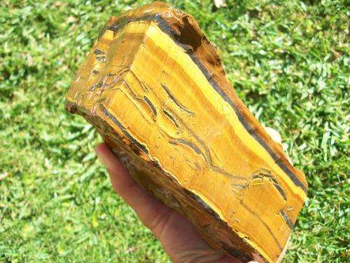 SALE! Tiger Eye Thick 2100 g Specimen - classic deep Gold Grade  A. Only R35 post.