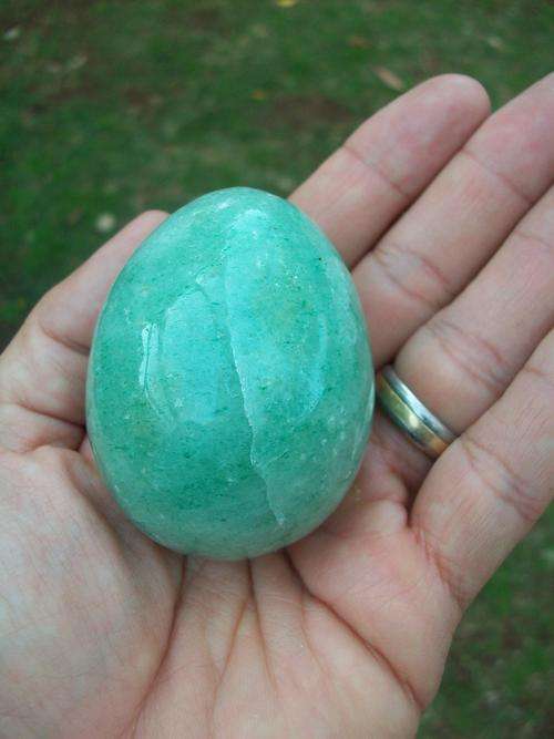 Green Marble Stone Egg with interesting lines !  6  x 4.5 cm. 186 grammes