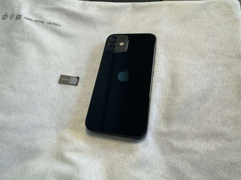 iPhone 12  Mini