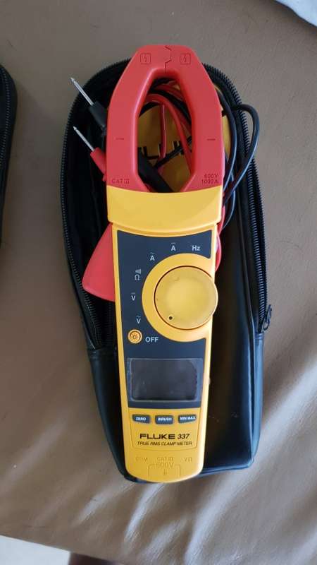 Fluke 337 TRMS 1000 Amp AC/DC Current Clamp Meter