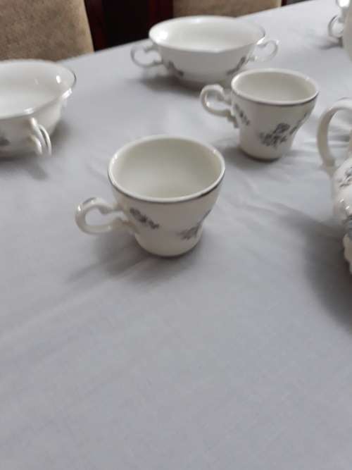 18 pce Huguenot fine china Tea set and soup bowls