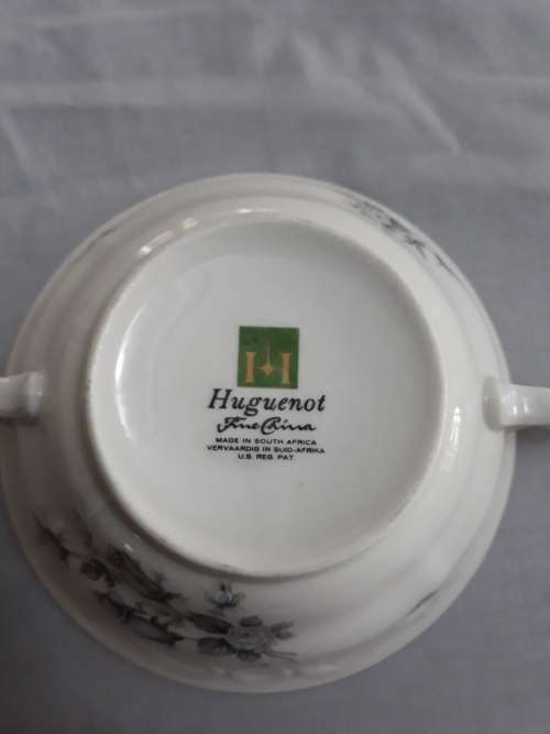 18 pce Huguenot fine china Tea set and soup bowls