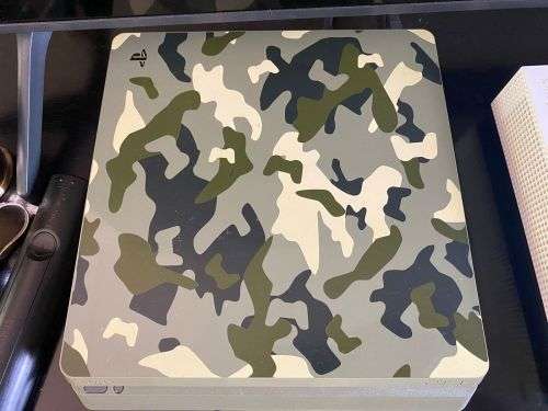 Ps4 slim 1TB call of duty ww2  Limited edition + 7 games