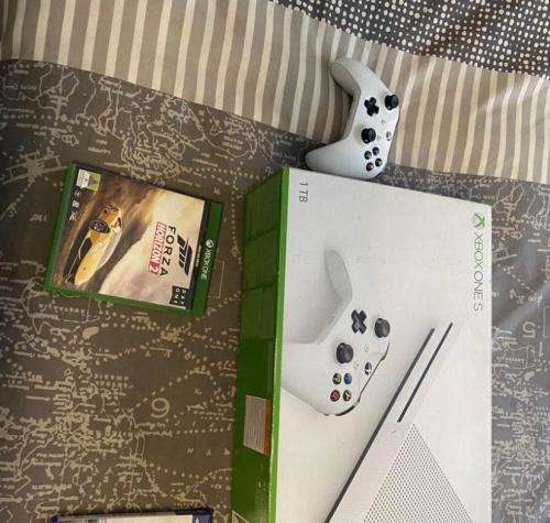 Xbox one S 1TB