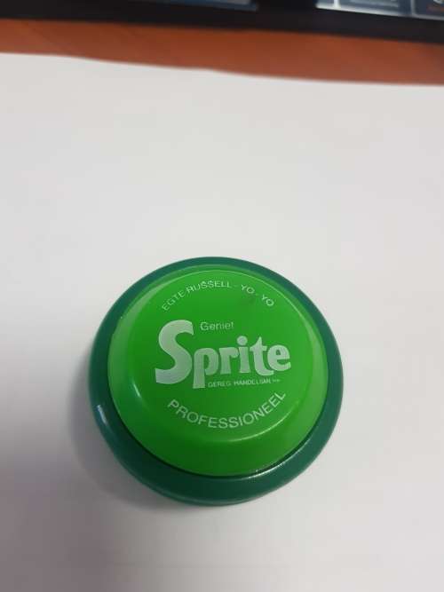 RUSSELL SRITE YOYO GREEN /  YO YO WITH STRING