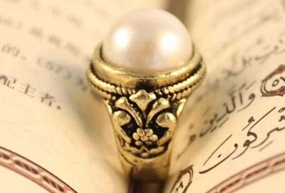 Pearl Vintage Style Ring