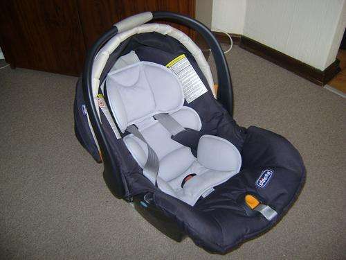 Almost brand new Chicco baby car seat
