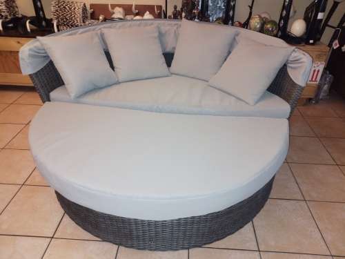 Daybed complete including cushions.