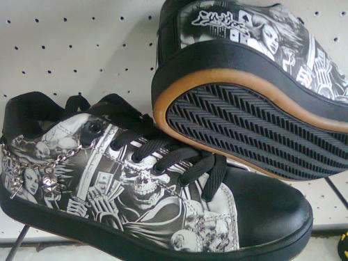 NEW NEW BLACK & WHITE SNEAKERS !!!!