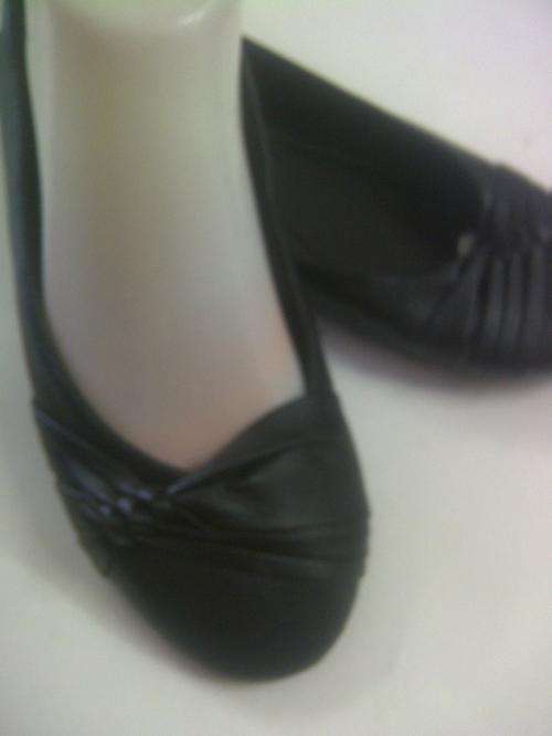 NEW LEATHER PUMPS!!!!