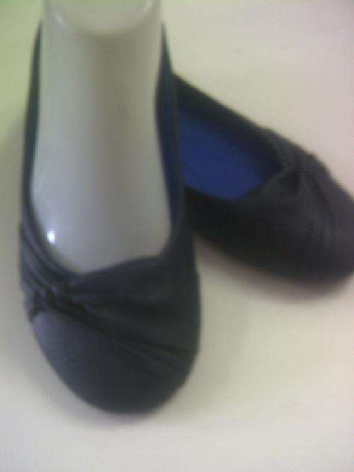 NEW LEATHER PUMPS!!!!