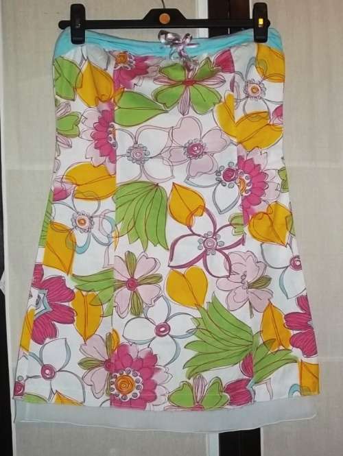 Floral strapless dress size M