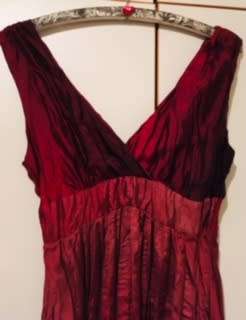 Truworths Burgundy V-neck sleeveless mini dress  Pleated look Size: 30/32
