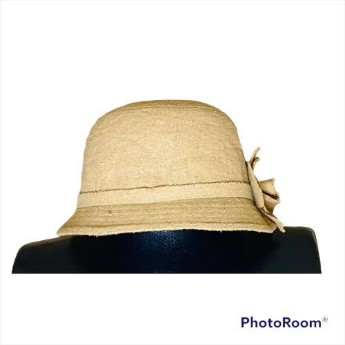 Cloche hat