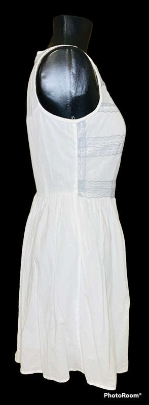 White mini dress Size: S/M
