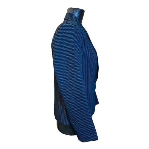 Navy blazer Size: 34/36