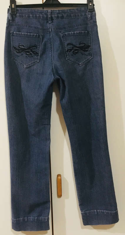 Milady's Wonder fit Jeans Size: 34/36