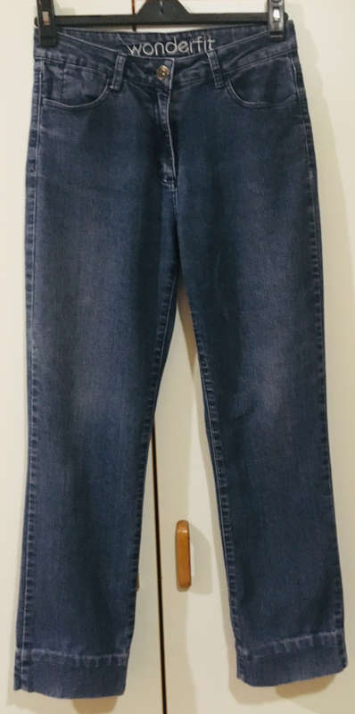 Milady's Wonder fit Jeans Size: 34/36