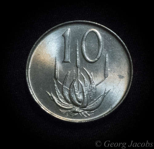 1Kg of Early Republic Coins , many in Unc .. Bulk Sale.. Start @ R1 !!!