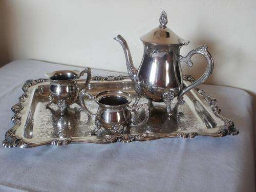 ***SPECIAL**** STUNNING LITTLE TEA SET WITH TRAY (4 PIECE)