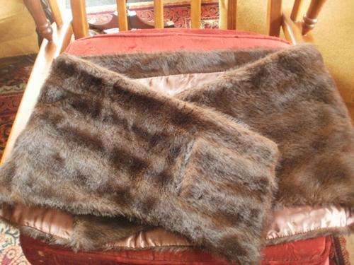 LOVELY VINTAGE FUR MARKED "DE PARIS"