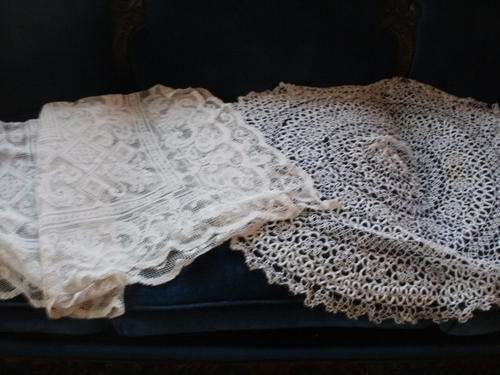 STUNNING VINTAGE CROCHET TABLECLOTH & ROUND DOILY