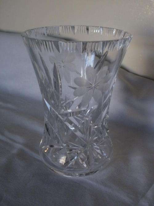 LOVELY CRYSTAL VASE