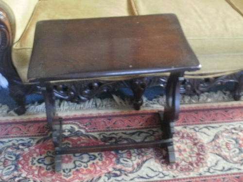 LOVELY OAK SIDE TABLE
