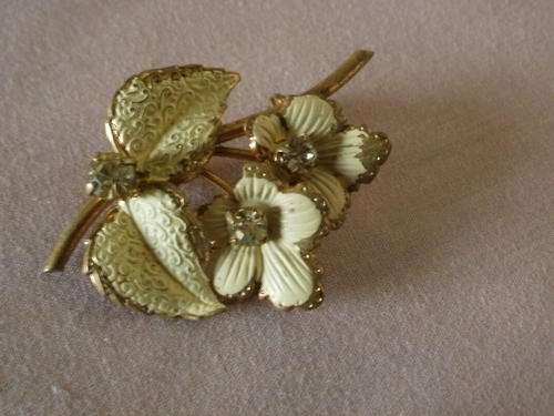 FLOWER BROOCH