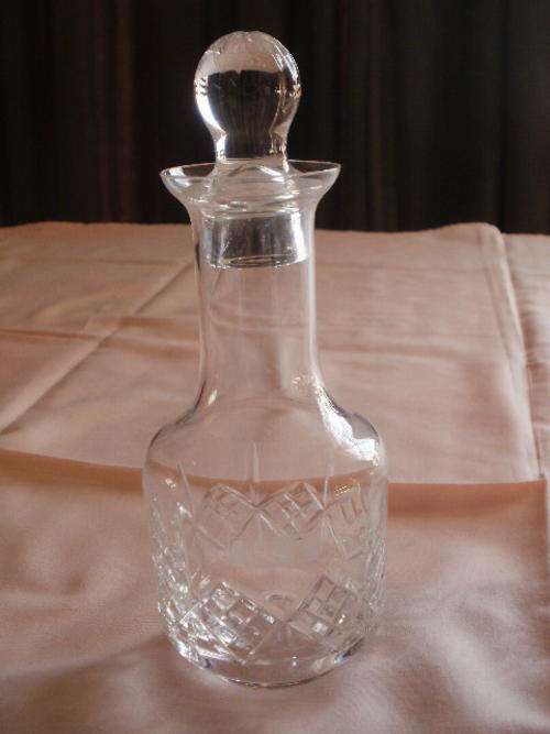 SMALL CRYSTAL DECANTER