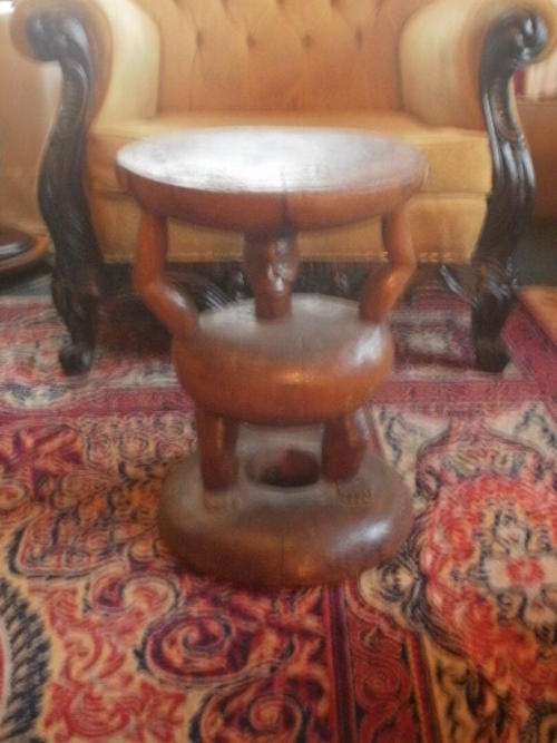 MAN TABLE/CHAIR